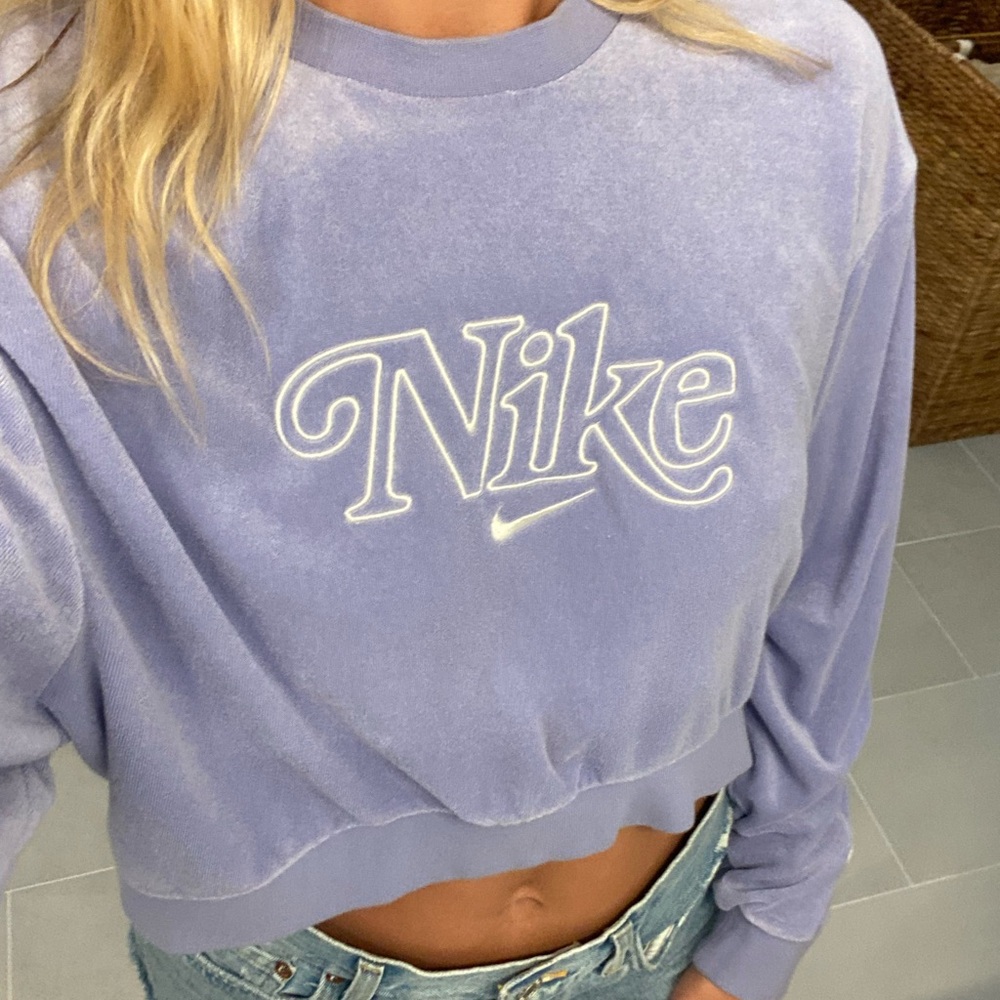 Small Nike sweatshirt